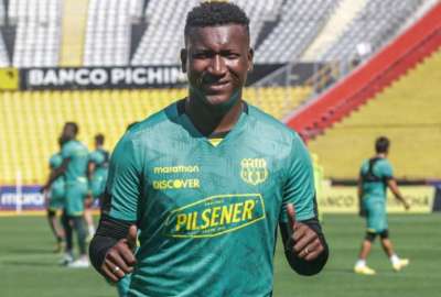 Jhon Jairo Cifuente jugar&aacute; con la camiseta del camp&eacute;on Aucas