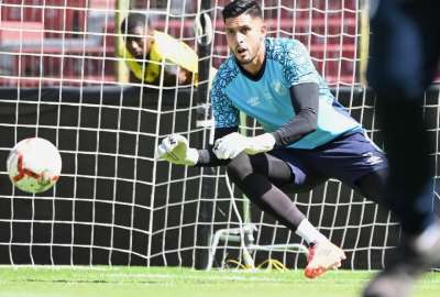 Universidad Cat&oacute;lica recibe a Emelec