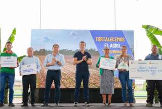 Presidente Noboa particip&oacute; de la entrega de bienes e insumos para productores de Los R&iacute;os y Manab&iacute;