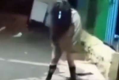 &iexcl;Tremendo susto! Polic&iacute;a capta una mujer en extra&ntilde;a postura en M&eacute;xico