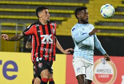 Vitoria cometi&oacute; el 'blooper' del a&ntilde;o en la Copa Sudamericana