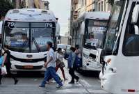 El gremio transportista mantiene la huelga indefinida, mientras el Municipio refuerza medidas en movilidad.