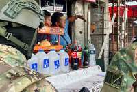 En varios operativos realizados en Guayaquil, la Policía Nacional y la Comisaría emitieron 16 citaciones a locales sin permisos de funcionamiento.