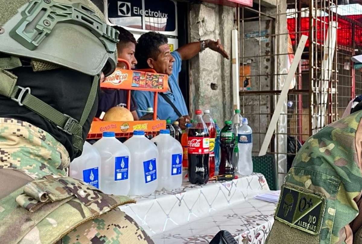 En varios operativos realizados en Guayaquil, la Policía Nacional y la Comisaría emitieron 16 citaciones a locales sin permisos de funcionamiento.