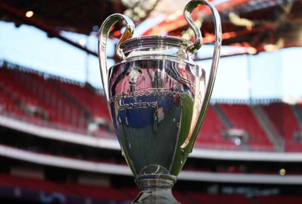La Champions League aumentar&aacute; de 32 a 36 equipos