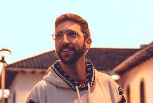  El creador de contenido Nicholas Bell, fue vetado de los escenarios deportivos durante la temporada 2025 tras protagonizar un violento incidente en la Liga B&aacute;squet Pro.