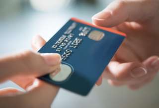 &iquest;Cu&aacute;les son las sanciones por cobrar recargos con pagos de tarjetas de cr&eacute;dito?