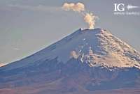 Una pequeña emisión de gases y vapor se registró en el volcán Cotopaxi.