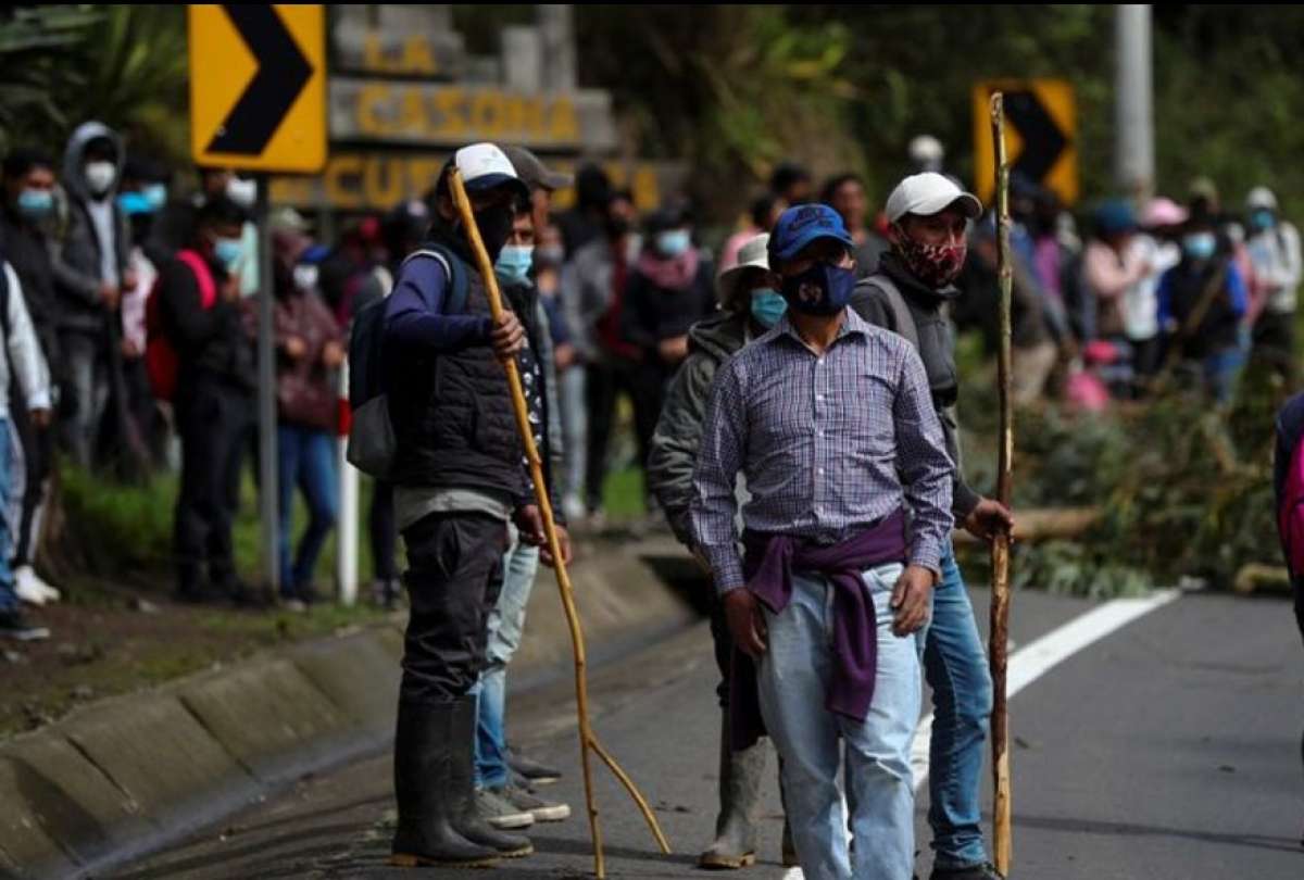 Manifestantes en Quito amenazan con botar thinner sobre alimentos y cerrar mercados