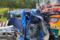 Un autobús se impactó frente a frente en la vía a Sacha, en Orellana.