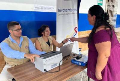 Para conocer su lugar de votaci&oacute;n puede acceder al portal web del CNE, usar un aplicativo m&oacute;vil o llamar a un call center.