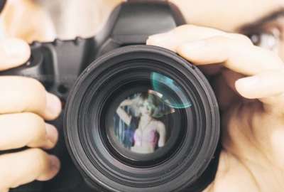 Casos involucran a fot&oacute;grafo por presuntos actos contra la intimidad de mujeres.