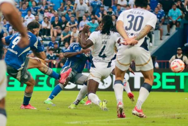 Emelec gan&oacute; por primera vez en el a&ntilde;o