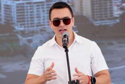 El presidente Daniel Noboa presidi&oacute; la entrega de recursos en el cant&oacute;n Santa Luc&iacute;a, Guayas. 