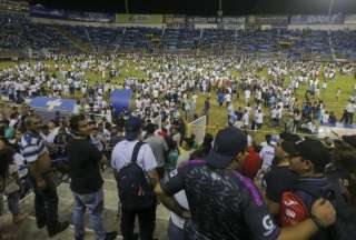 Doce fallecidos tras un incidente en estadio de El Salvador