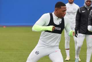 Pervis Estupi&ntilde;&aacute;n gan&oacute; dos premios en Inglaterra