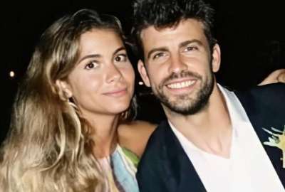 Clara Ch&iacute;a Mart&iacute; (izq.) junto al exfutbolista Gerard Piqu&eacute;. 