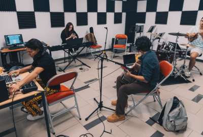  Del 2 al 5 de septiembre, Quito ser&aacute; sede de la tercera edici&oacute;n del Music Week, un encuentro gratuito con charlas, paneles y talleres donde participar&aacute;n figuras como Jessica Roiz de Billboard y Carlos Acosta, manager de Piso 21.