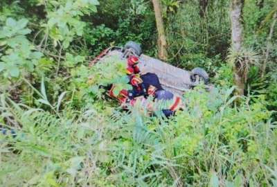 Veh&iacute;culo cay&oacute; 10 metros al interior de una quebrada en la v&iacute;a Calacal&iacute; - La independencia