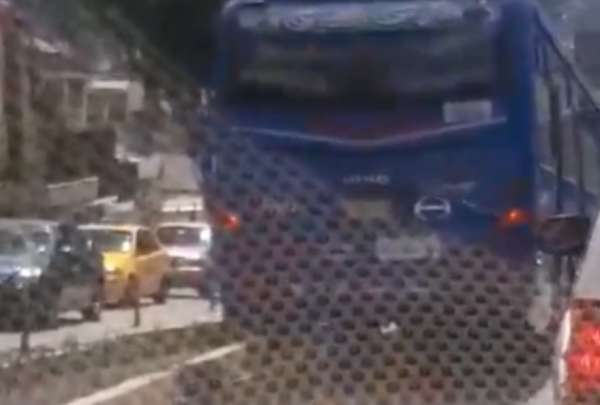 El conductor de una unidad de la Cooperativa Trans Alfa fue multado por invadir la ciclov&iacute;a.