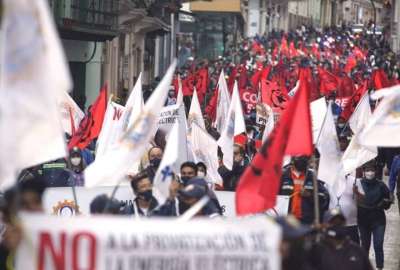 En el marco del D&iacute;a del Trabajo varias organizaciones de trabajadores realizan una movilizaci&oacute;n en el centro de Quito