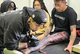 El arte del tatuaje se toma la Mitad del Mundo