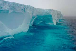 Iceberg m&aacute;s grande del mundo se desprendi&oacute; de la Ant&aacute;rtida
