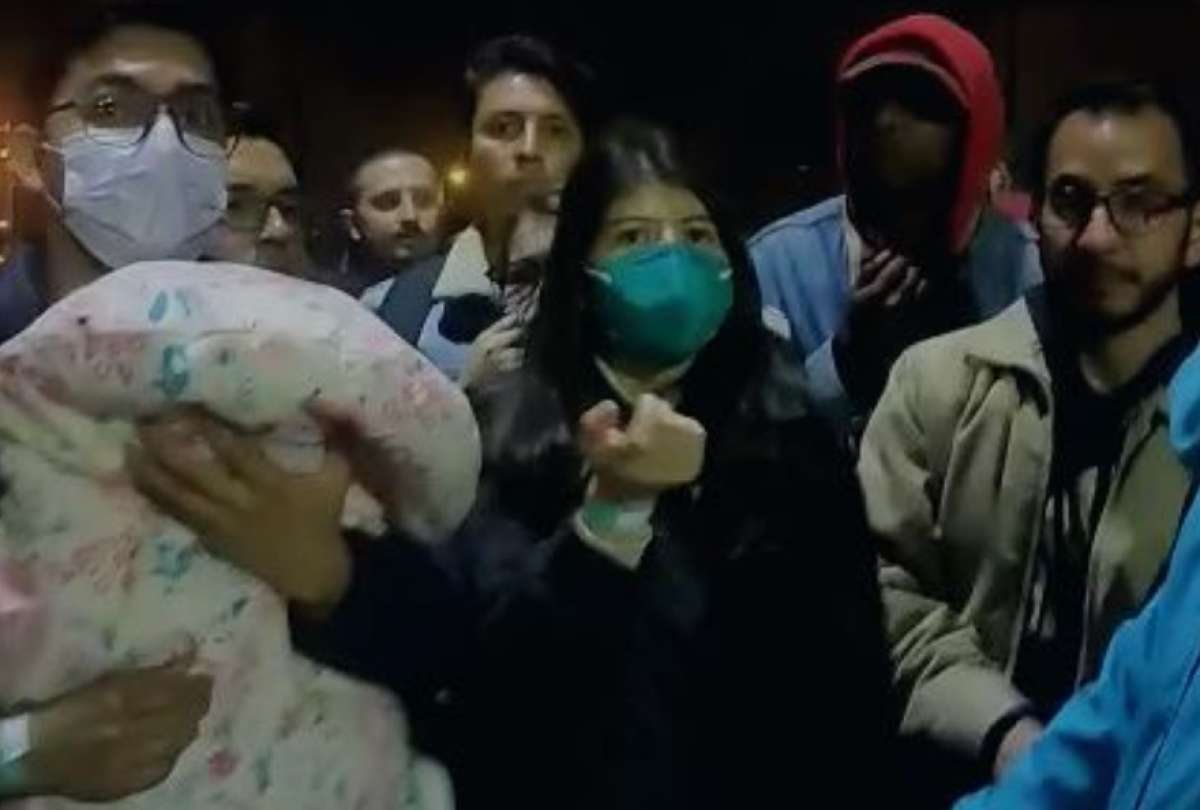 Cientos de asistentes quedaron fuera del concierto en la Mitad del Mundo. 