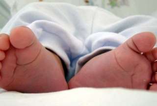 En EE.UU. detuvieron a mujer que dej&oacute; a su beb&eacute; en un basurero