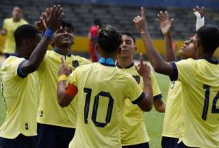 F&eacute;lix S&aacute;nchez Bas cuenta con Kendry P&aacute;ez para las Eliminatorias  &nbsp;