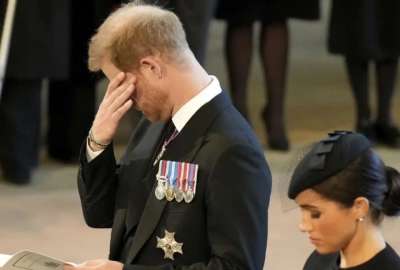 Harry podr&aacute; volver a vestirse con honores militares en el funeral de Isabel II