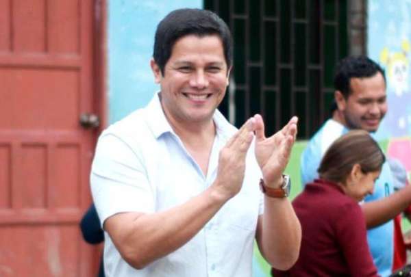 Omar Men&eacute;ndez, candidato asesinado, gana la alcald&iacute;a de Puerto L&oacute;pez