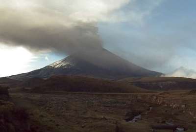 Ceniza del volc&aacute;n Cotopaxi cay&oacute; en algunos sectores del sur de Quito