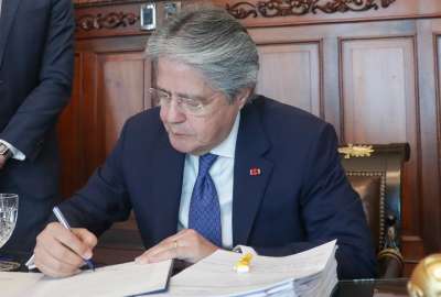 El presidente Lasso increment&oacute; el valor de los bonos y las pensiones de las personas en situaci&oacute;n de vulnerabilidad de Gal&aacute;pagos.