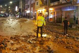 Aluvi&oacute;n en Pi&ntilde;as: Dos fallecidos y 60 familias evacuadas
