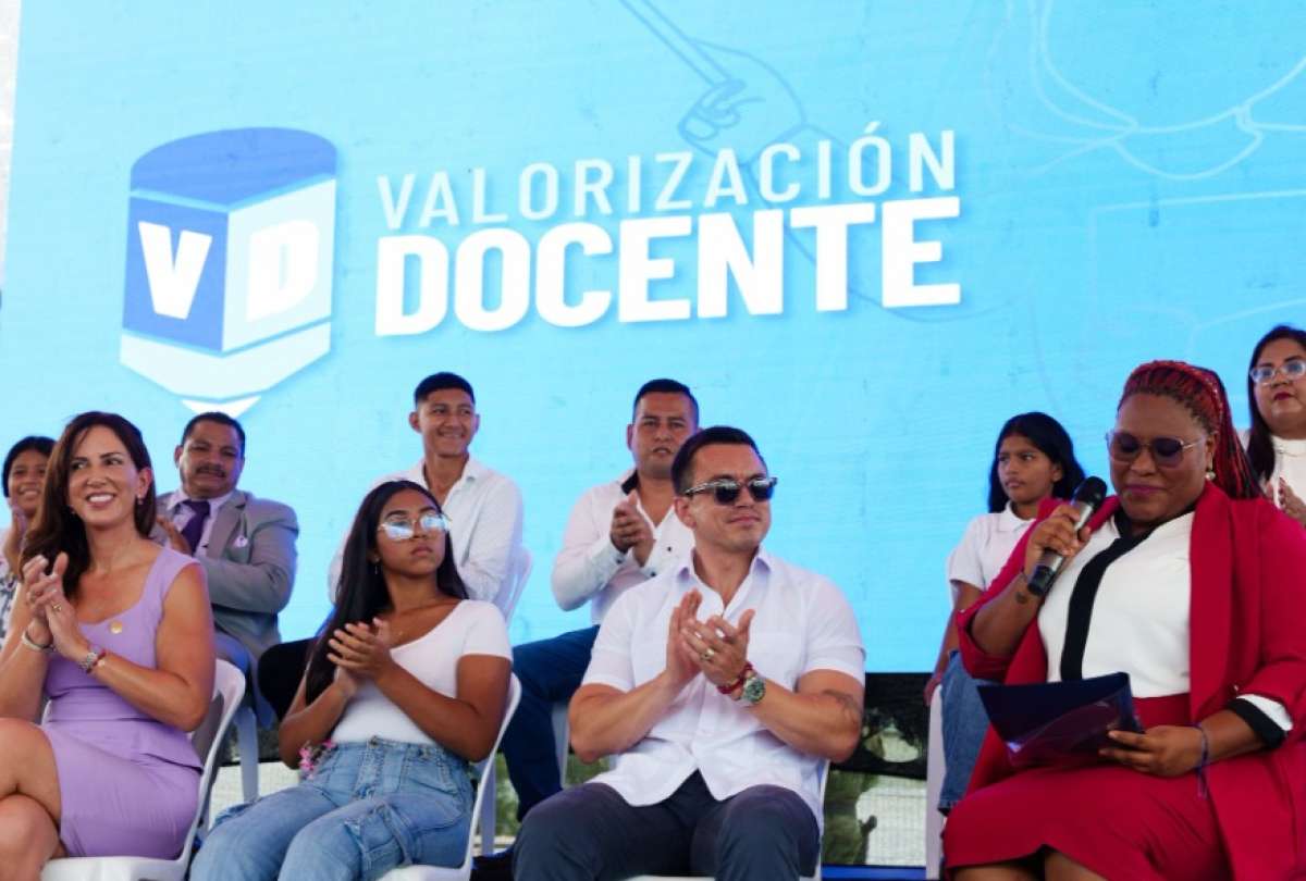 Presidente Noboa presentó el programa de Valorización Docente