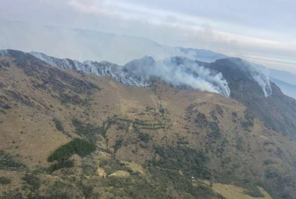 El alcalde de Cuenca declar&oacute; emergencia en la ciudad por los incendios forestales que hasta el momento no han sido controlados.&nbsp;