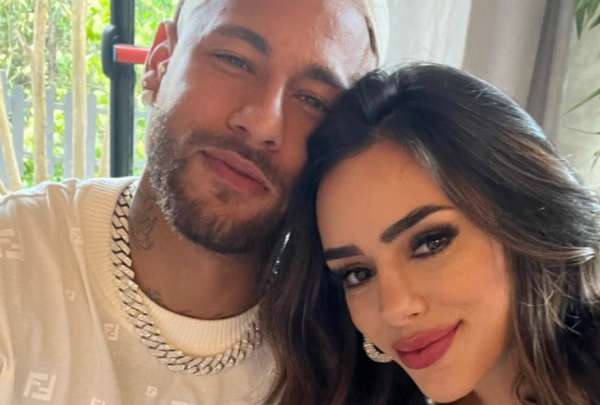 Neymar pide perd&oacute;n tras la pol&eacute;mica generada por un supuesto caso de infidelidad