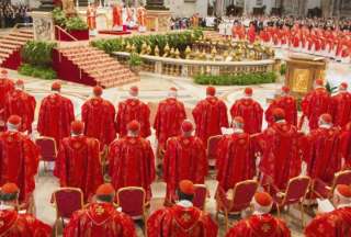 Del p&uacute;lpito a las redes: cardenales conectan con el mundo antes del C&oacute;nclave.