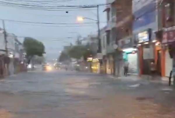Intensas lluvias y tormentas el&eacute;ctricas afectan Manab&iacute; y el occidente de Guayas