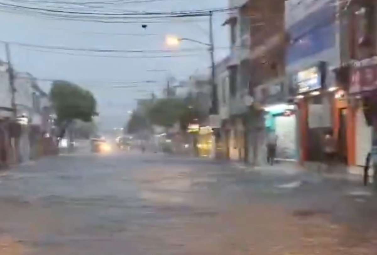 Intensas lluvias y tormentas eléctricas afectan Manabí y el occidente de Guayas