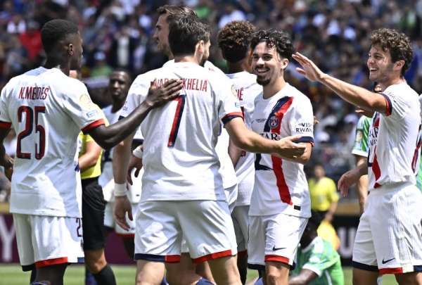 El Paris Saint-Germain de Willian Pacho clasific&oacute; los octavos de final del Mundial de Clubes