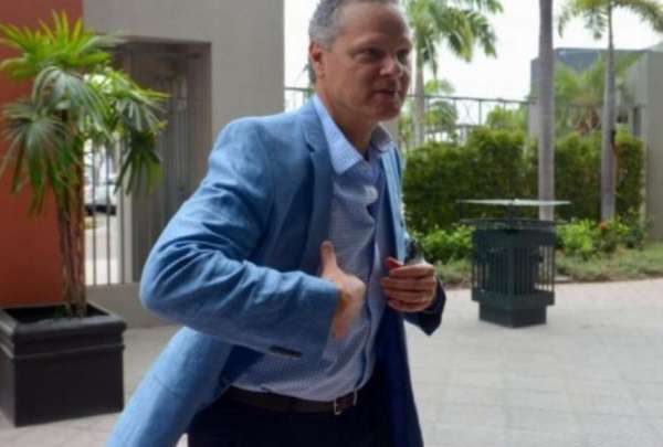 Esteban Paz apunta a un cambio en la Ecuaf&uacute;tbol y est&aacute; dispuesto a lanzarse para presidente  