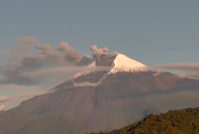 El volc&aacute;n Sangay emiti&oacute; una nube de ceniza durante la tarde del lunes 12 de septiembre. 