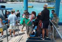 La Armada rescat&oacute; a los pasajeros de una embarcaci&oacute;n en Gal&aacute;pagos. 
