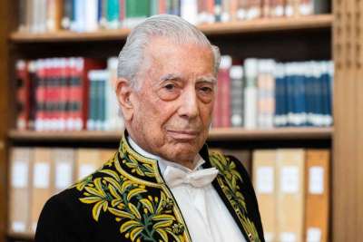 Mario Vargas Llosa, de 87 a&ntilde;os, es hospitalizado por segunda vez por COVID-19