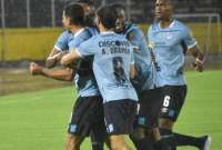 Los jugadores de Universidad Católica festejan el gol de Facundo Martínez.