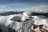 Alerta naranja en Colombia por posible erupci&oacute;n del volc&aacute;n Nevado del Ruiz
