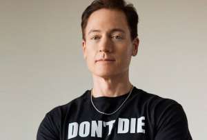 El multimillonario asegura que su plan le ha ayudado a tener la apariencia de un hombre de 30 a&ntilde;os.