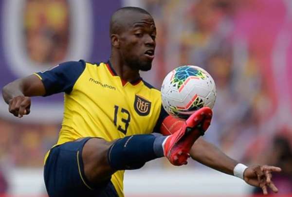 &Eacute;nner Valencia har&aacute; obra social que el premio que reciba de la Selecci&oacute;n